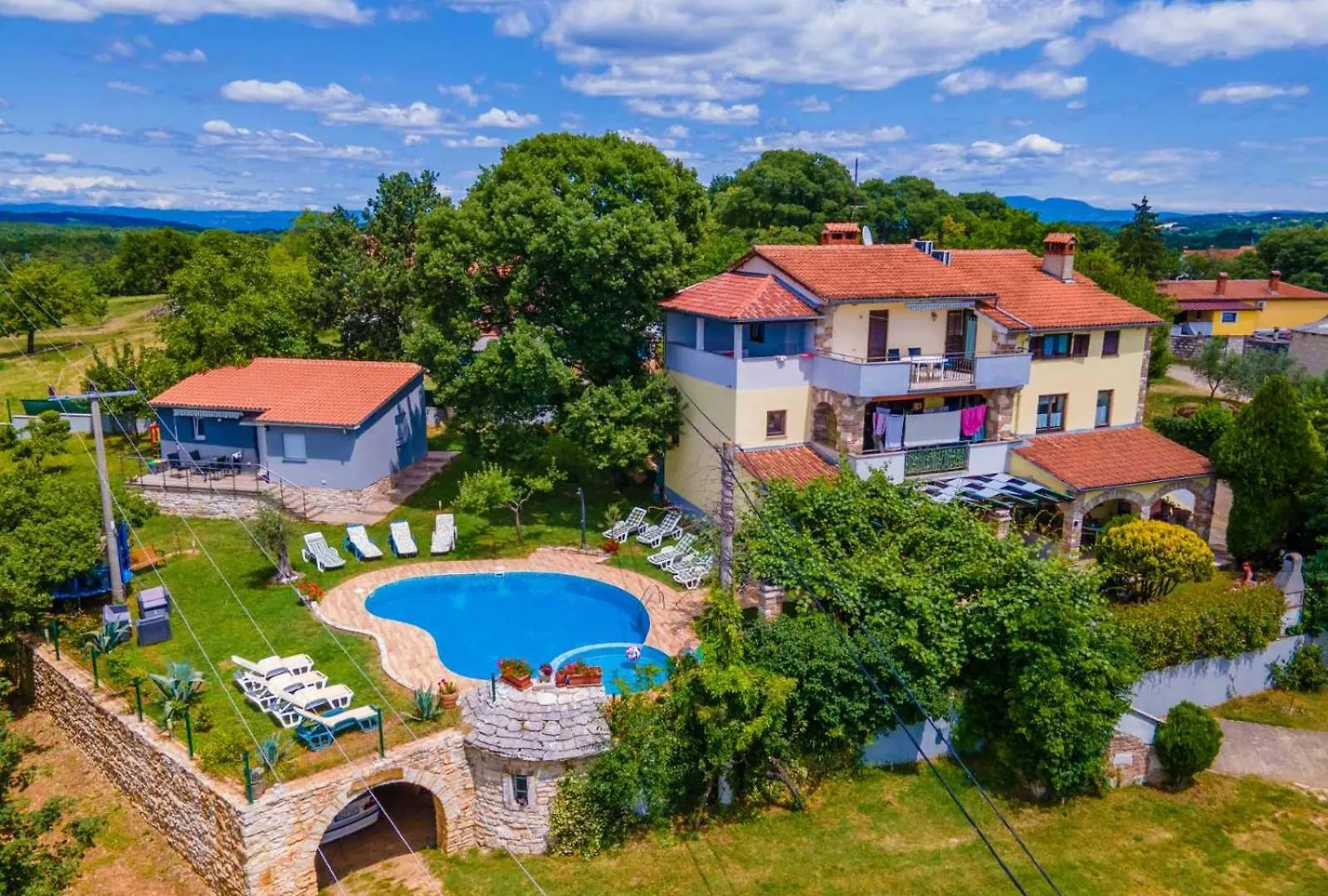 Lea Apartment Veli Jezenj