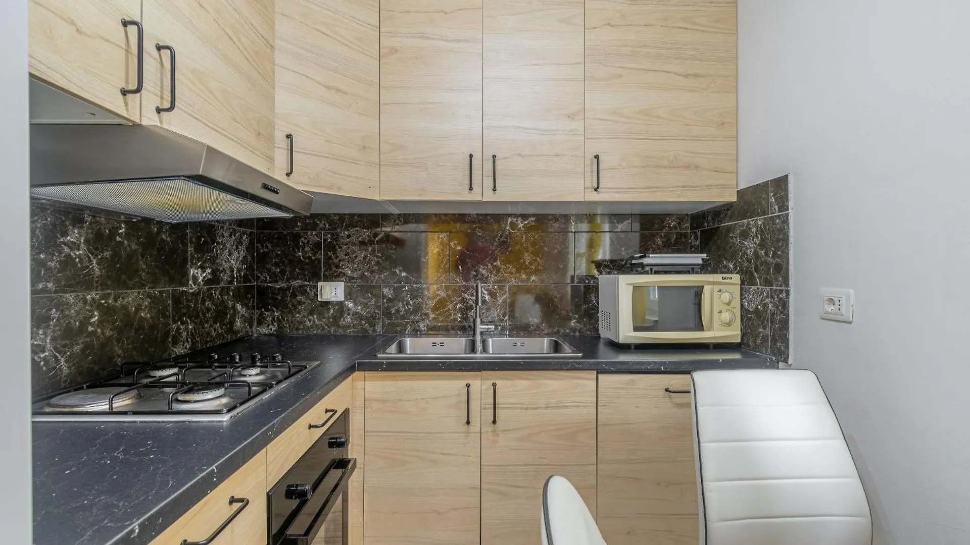Lea Apartment Veli Jezenj Croatia