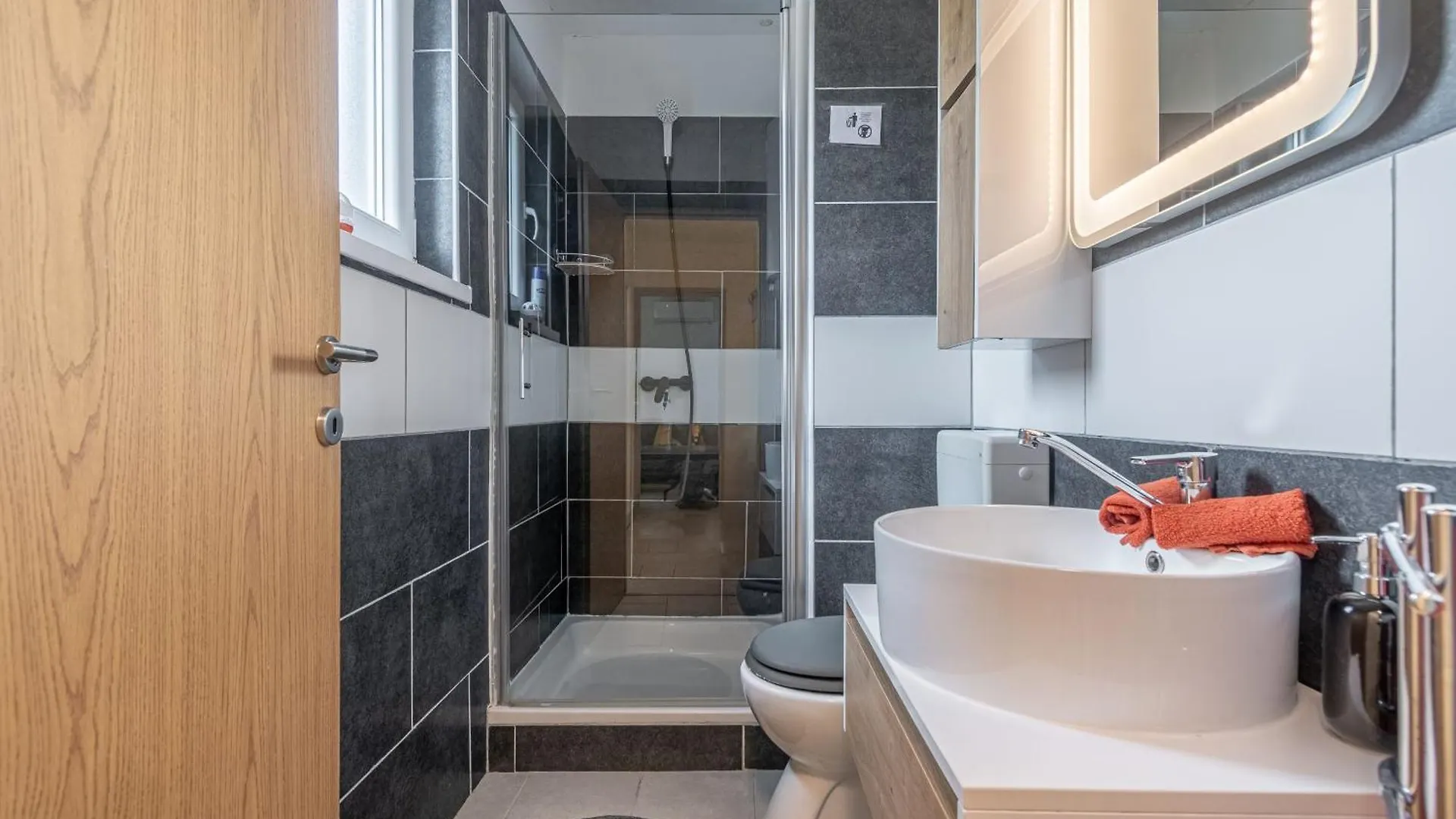 Lea Apartment Veli Jezenj