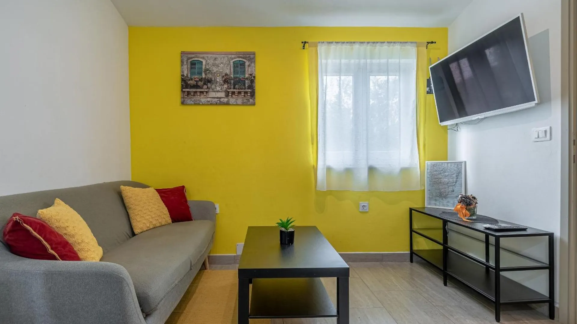 Lea Apartment Veli Jezenj 0*,
